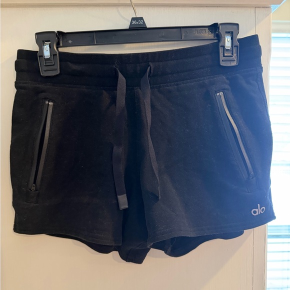 ALO Yoga Pants - ALO yoga black cotton shorts! Size XS!